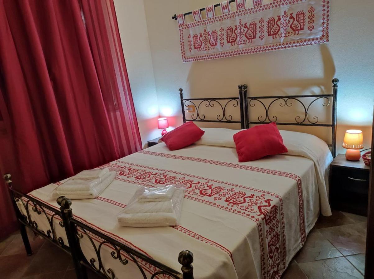 Donna Violante Porto Corallo Affittacamere Виллапутцу Экстерьер фото